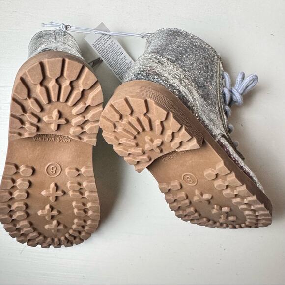 Old Navy Toddler Girl's Combat Boot Silver Glitter Low Heel Ankle Boots Sz 8 NWT - Picture 8 of 9